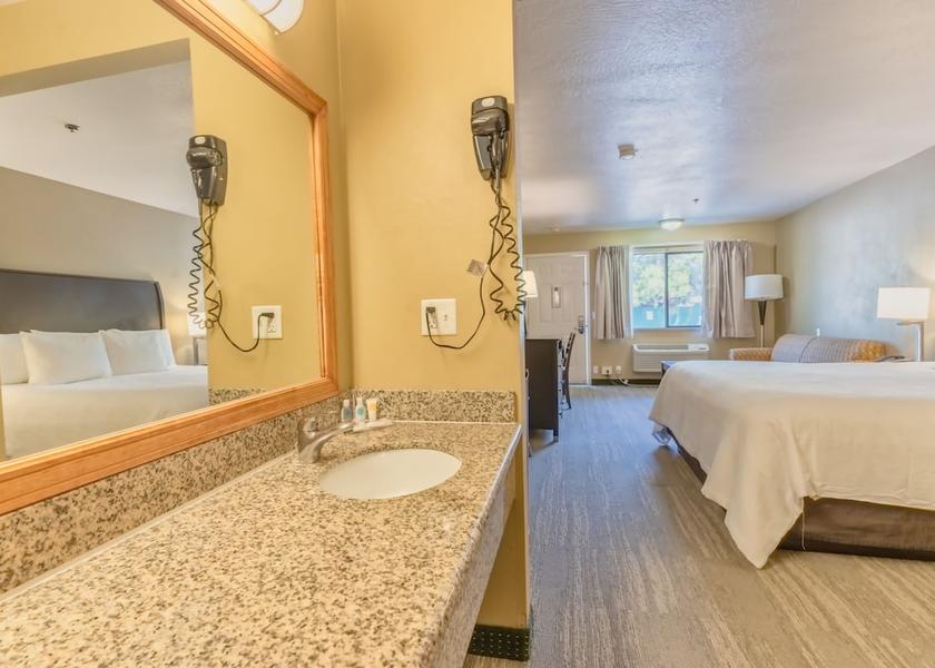 California Oakhurst Room