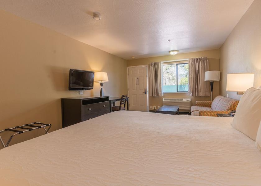 California Oakhurst Room