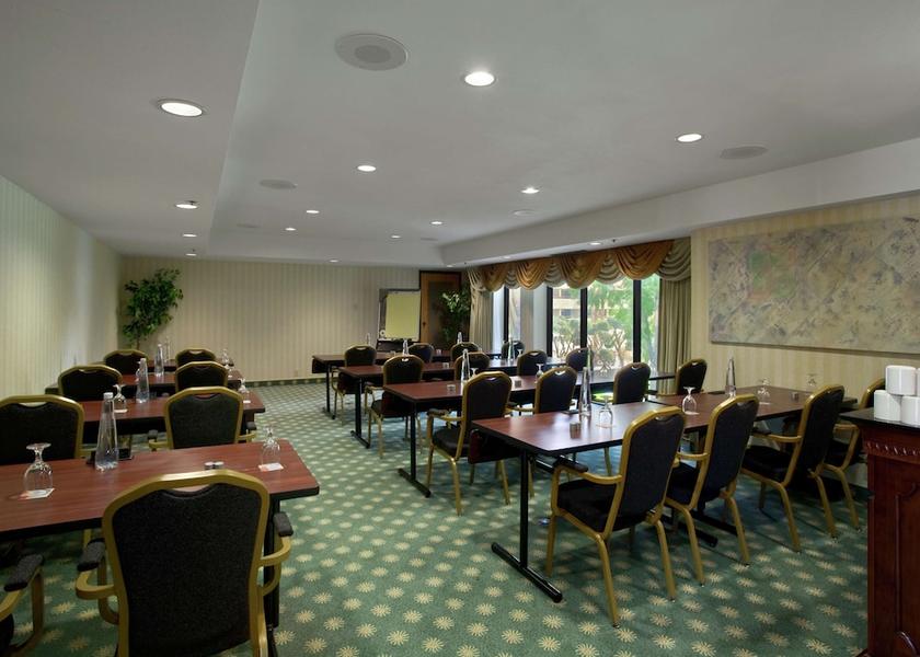 California Palm Springs Meeting Room