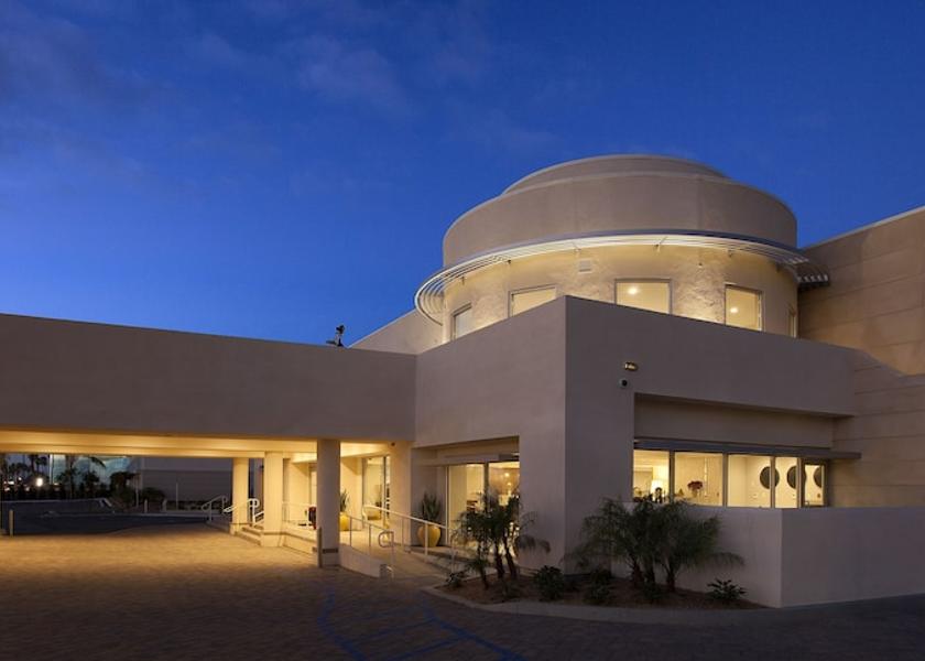 California Redondo Beach Front of property - evening/night