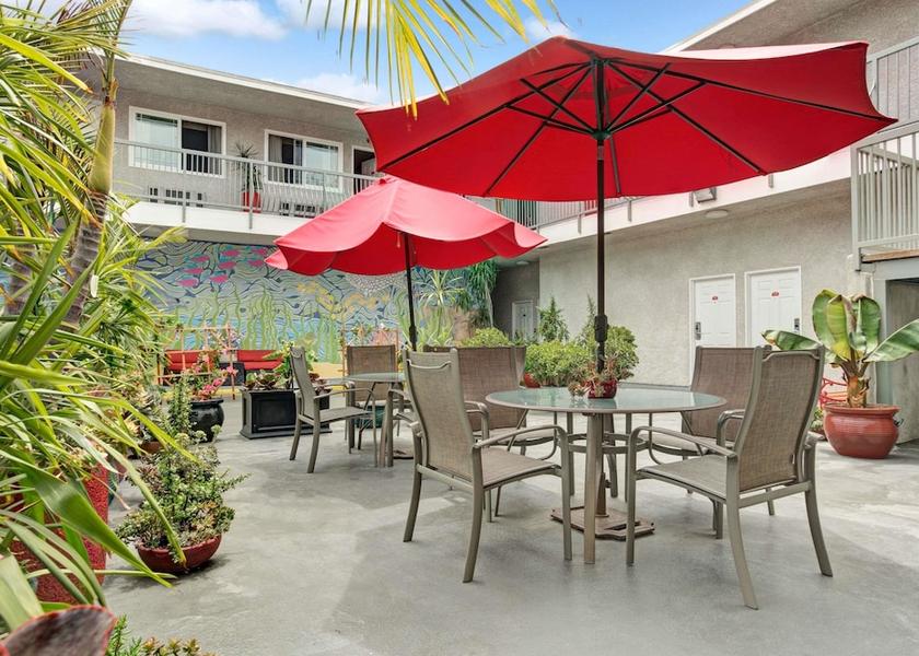 California Redondo Beach Courtyard