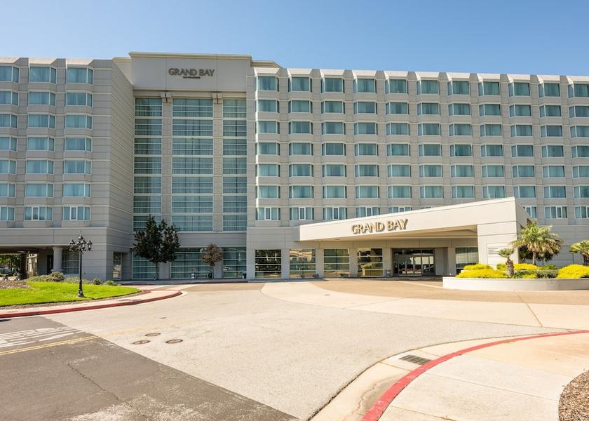 California Redwood City Exterior