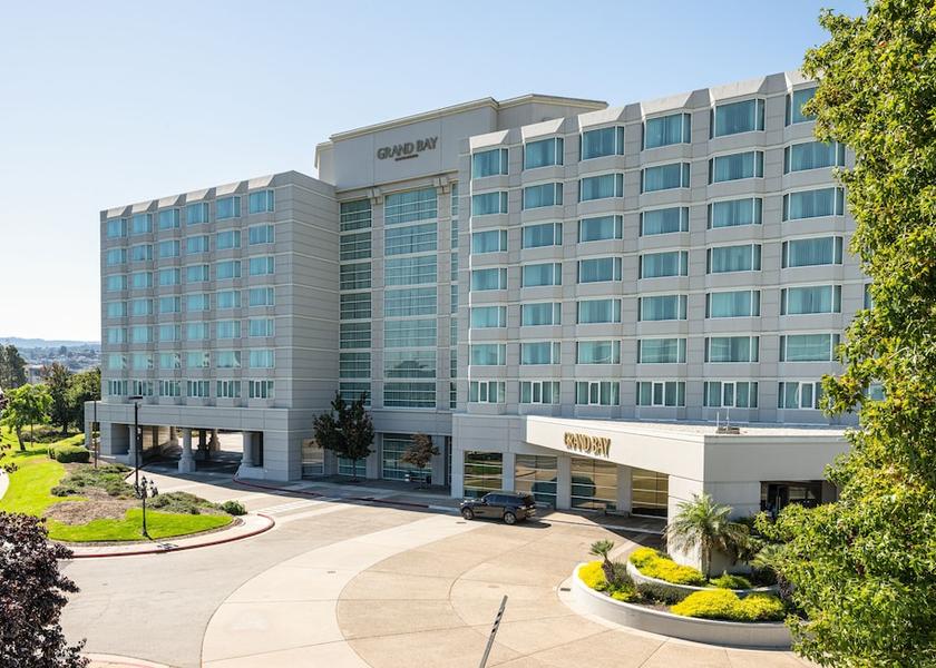 California Redwood City Exterior