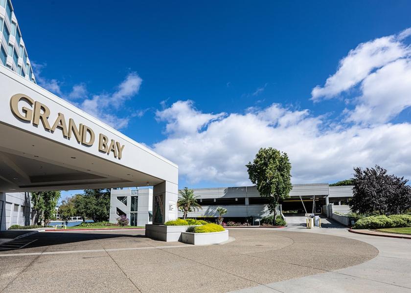 California Redwood City Exterior