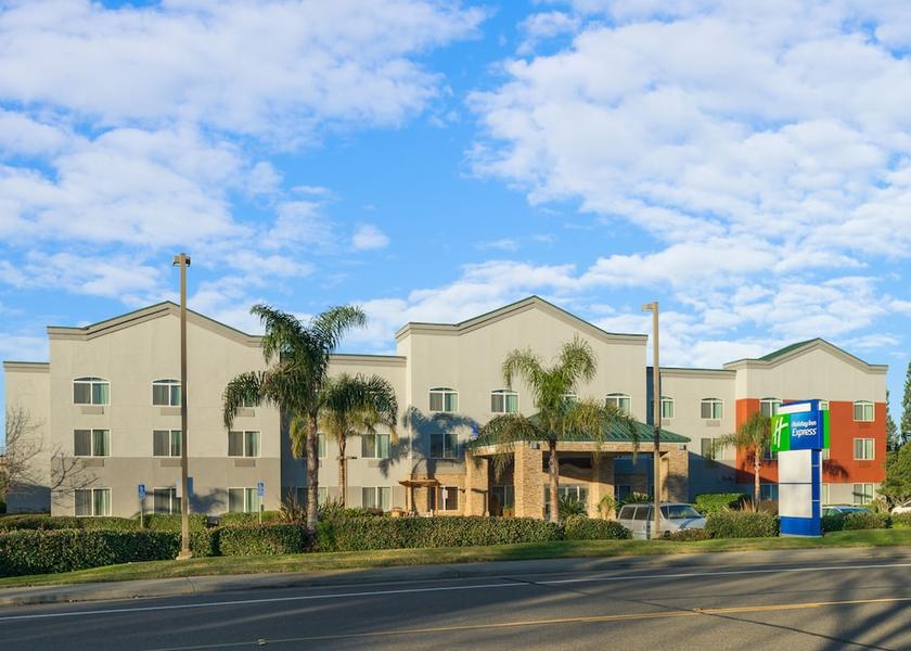 California Rocklin Exterior Detail