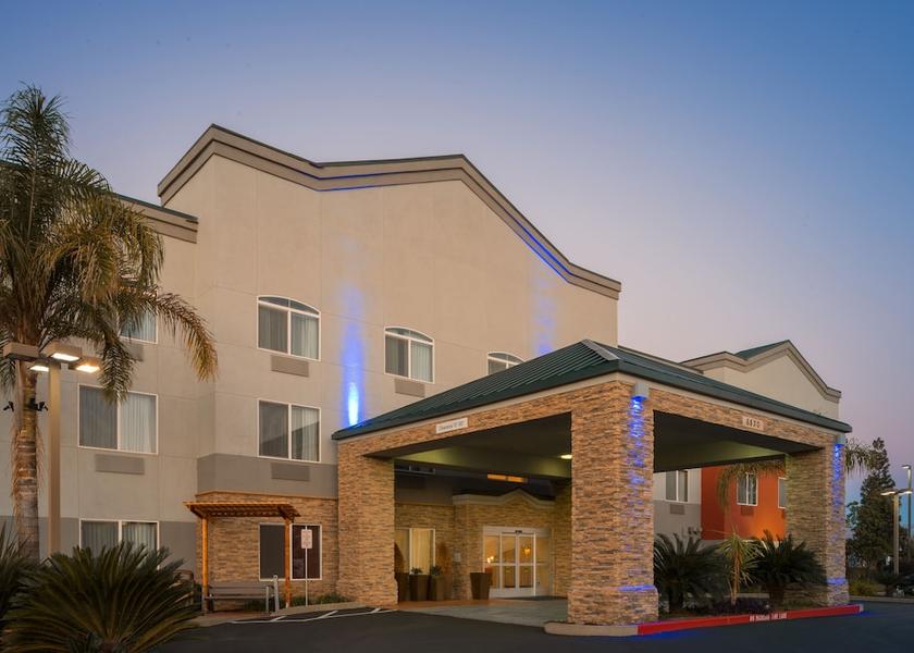 California Rocklin Exterior Detail