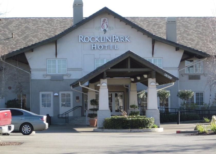 California Rocklin Exterior Detail