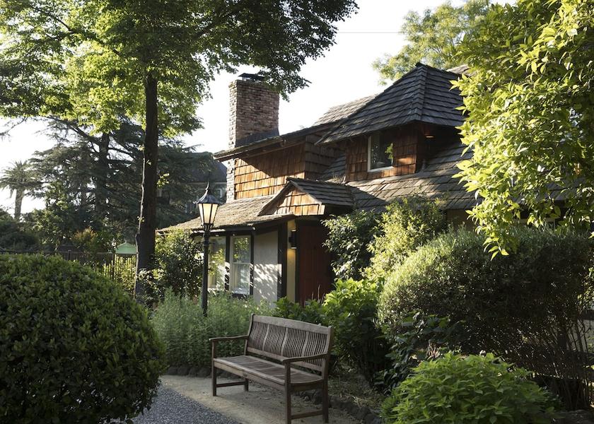 California St. Helena Exterior Detail