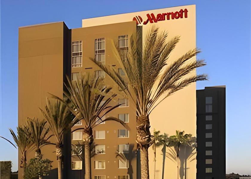 California San Diego Hotel Exterior