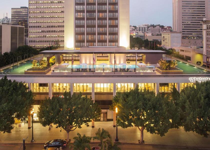 California San Diego Hotel Exterior