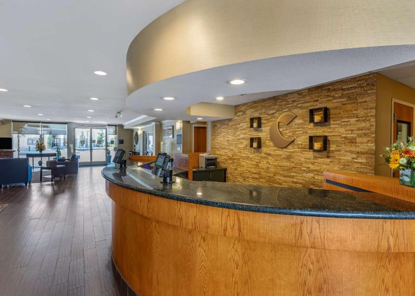 California Visalia lobby