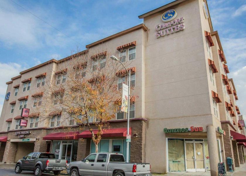 California Visalia exterior view