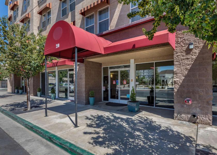 California Visalia exterior view