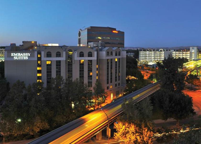 California Walnut Creek Front of property - evening/night