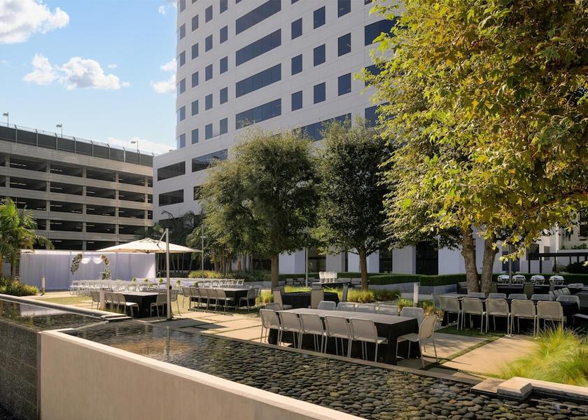 California Woodland Hills Meeting facility