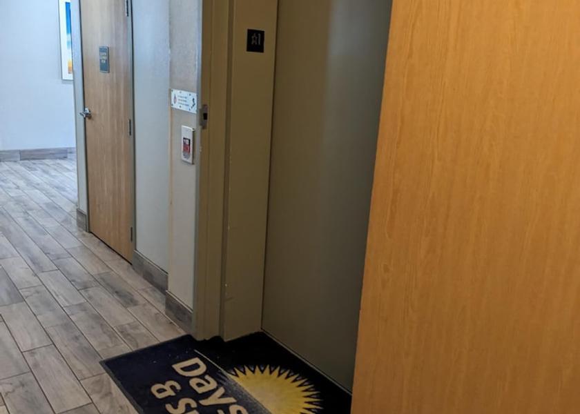 Colorado Castle Rock Elevator