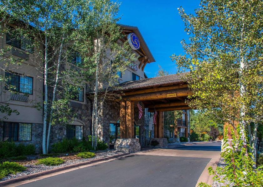 Colorado Evergreen Hotel Exterior