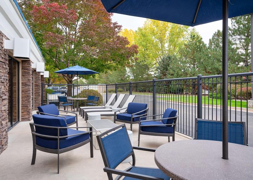 Colorado Loveland Terrace/patio