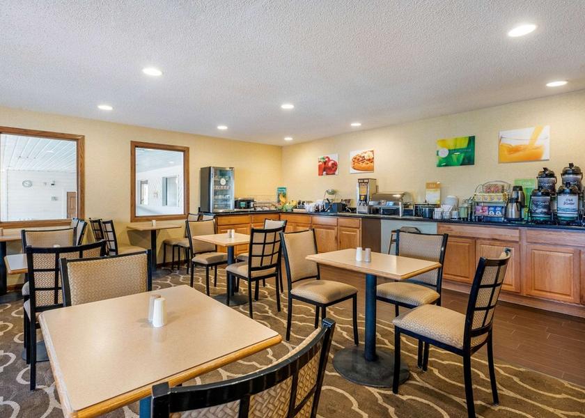 Colorado Pueblo Breakfast Area
