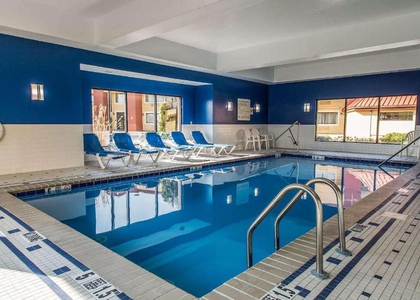 Connecticut New London Pool