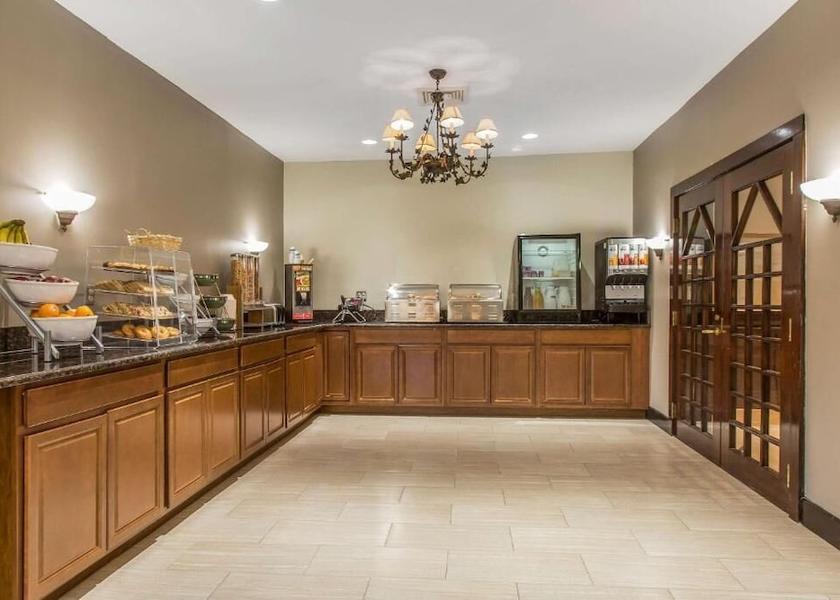 Connecticut New London Breakfast buffet