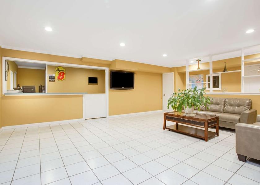 Florida De Funiak Springs Lobby