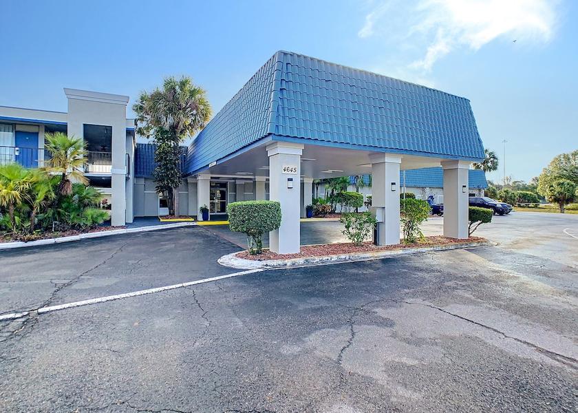 Florida Lakeland Property entrance