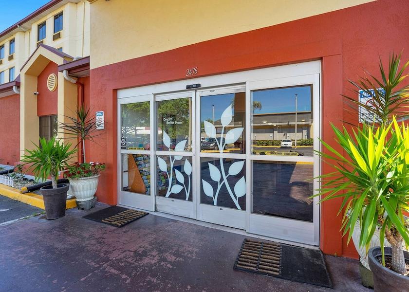 Florida Leesburg Exterior Detail