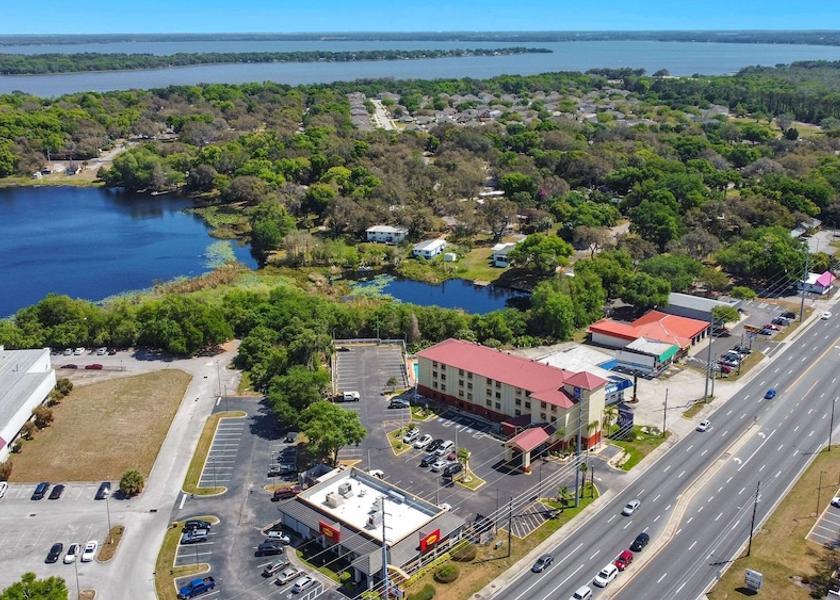 Florida Leesburg Exterior Detail