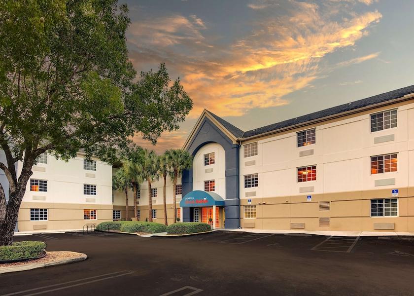 Florida Doral Exterior Detail