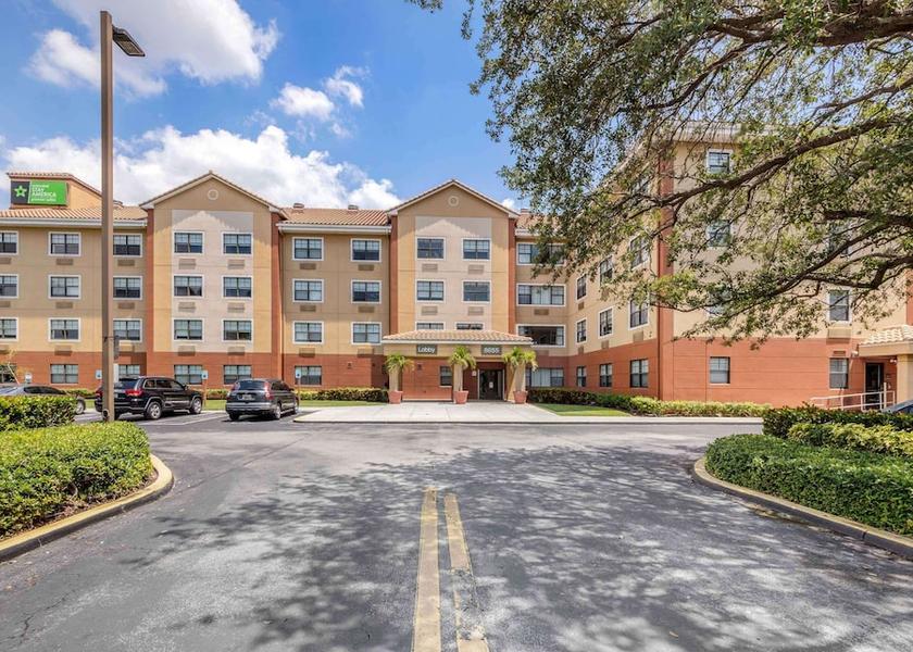 Florida Doral Exterior Detail