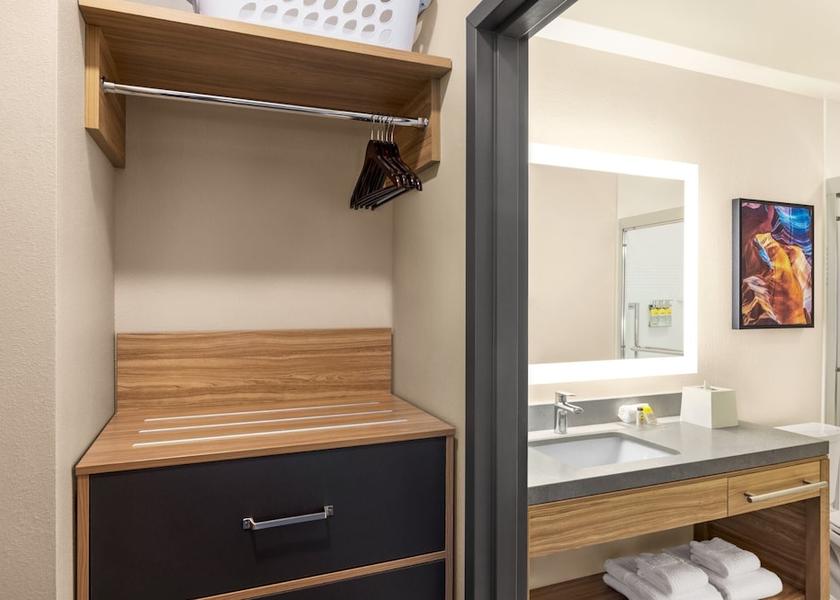 Florida Doral Bathroom