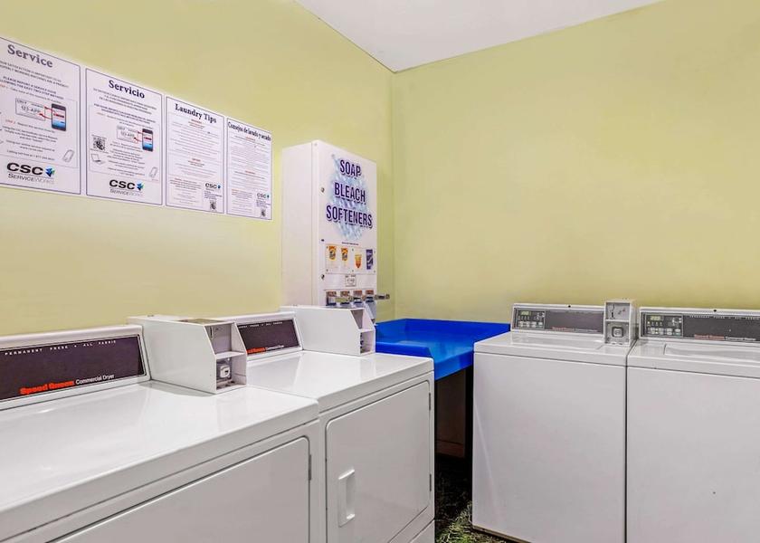 Florida Miami Lakes Laundry room