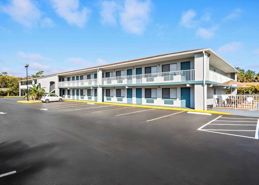 Florida Orange City Exterior Detail