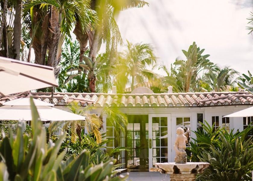 Florida Palm Beach Courtyard