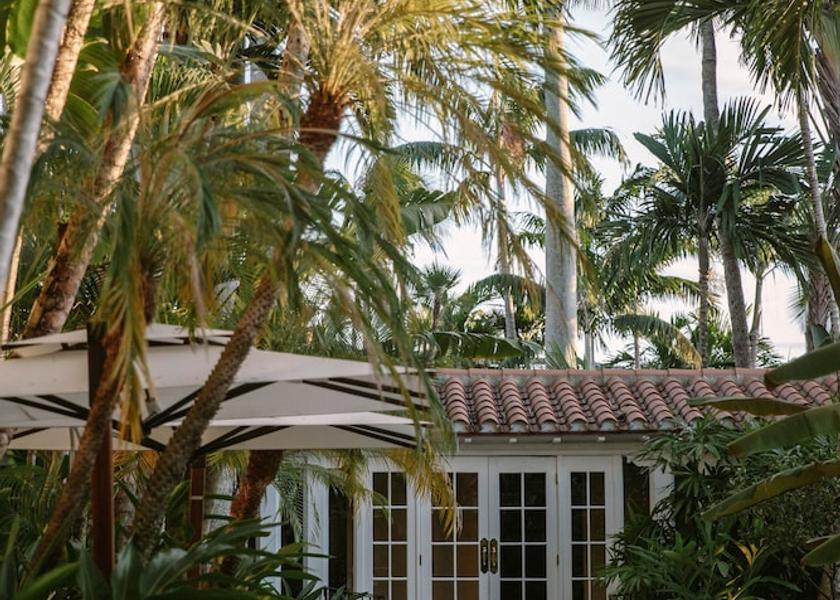 Florida Palm Beach Courtyard