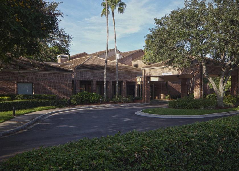 Florida Plantation Hotel Exterior