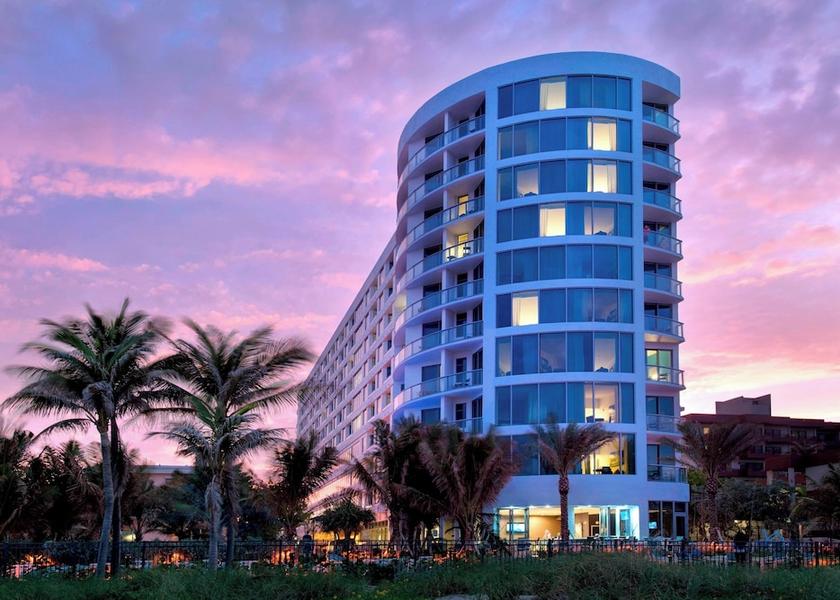Florida Pompano Beach Exterior Detail