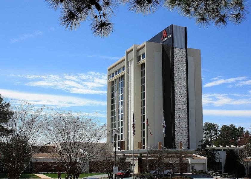 Georgia Dunwoody Exterior Detail