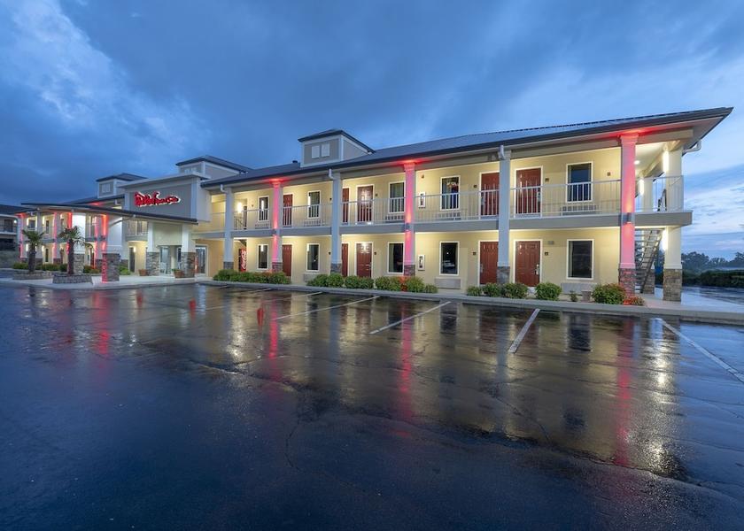 Georgia Calhoun Facade