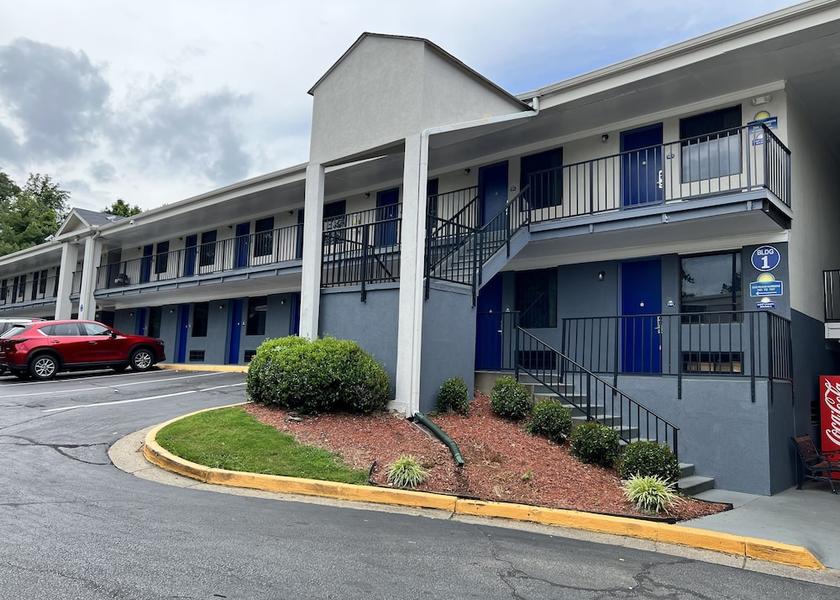 Georgia College Park Exterior Detail