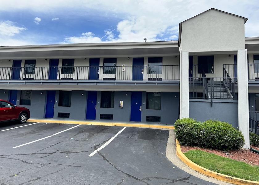 Georgia College Park Exterior Detail