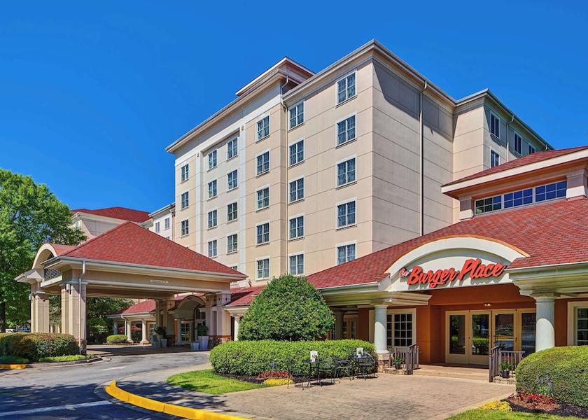 Georgia College Park Exterior Detail