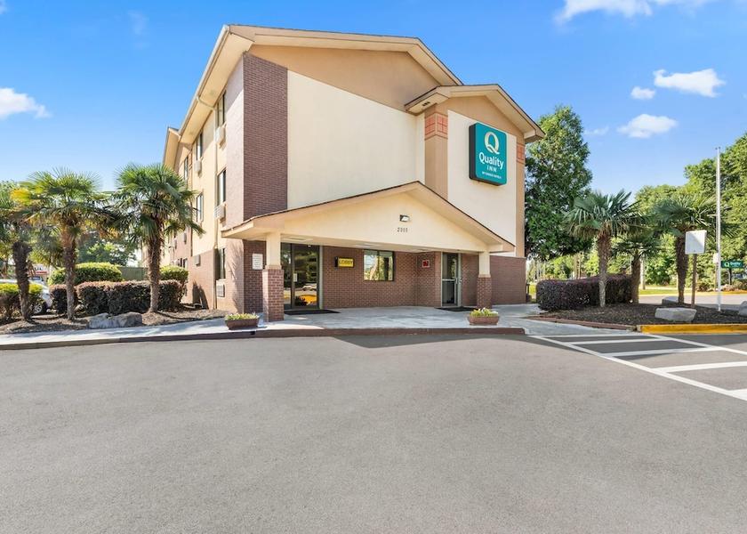 Georgia College Park Exterior Detail