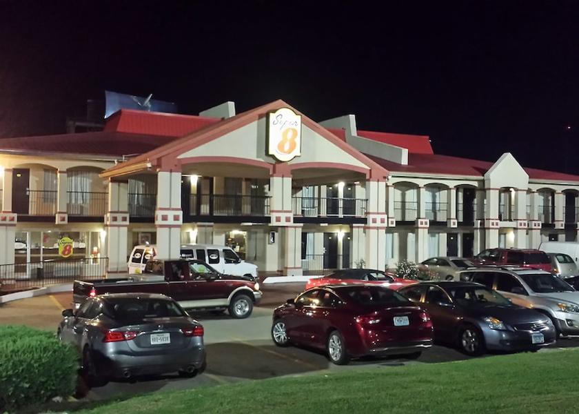 Georgia College Park Facade