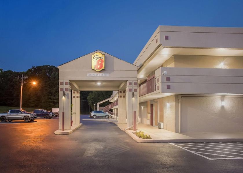 Georgia Commerce Exterior Detail