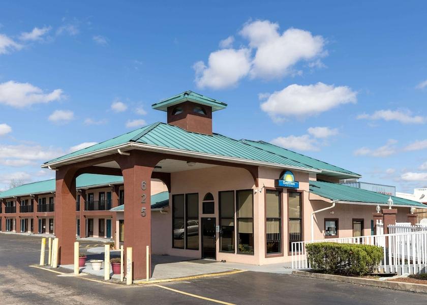 Georgia Jackson Exterior Detail