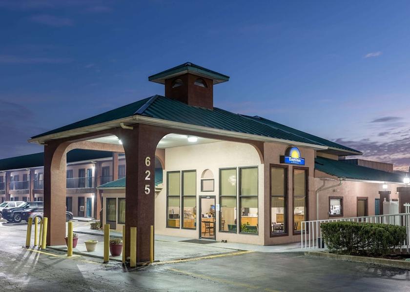 Georgia Jackson Exterior Detail