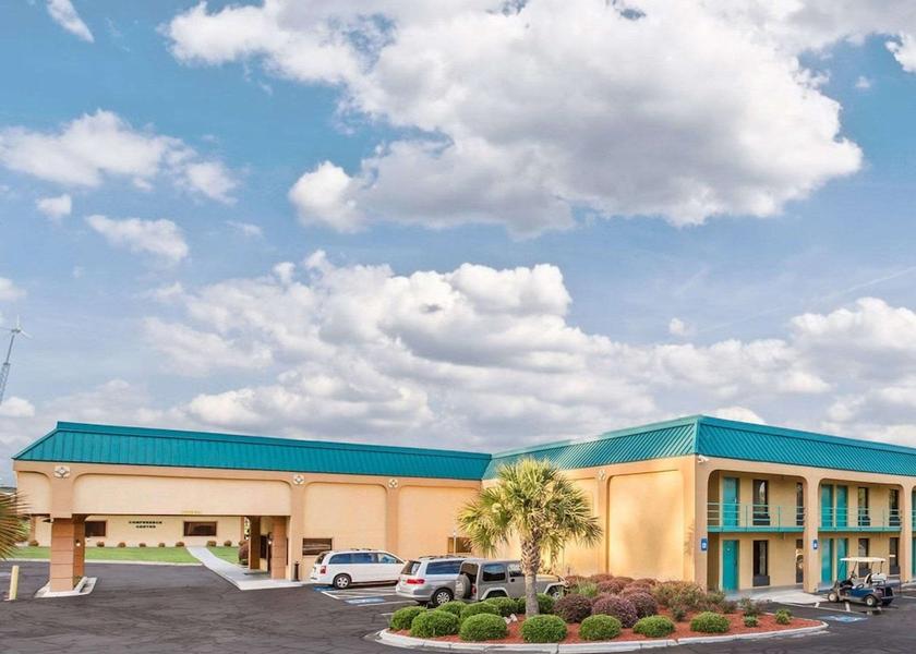 Georgia Macon Exterior Detail