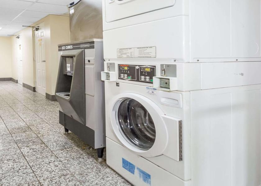 Georgia Peachtree Corners Laundry Room